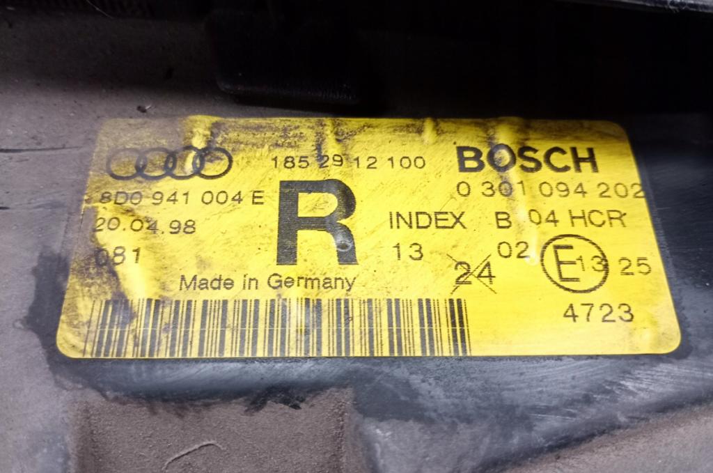 Audi A4 B5 1994-2001 Svetlo predné pravé 8D0941004E