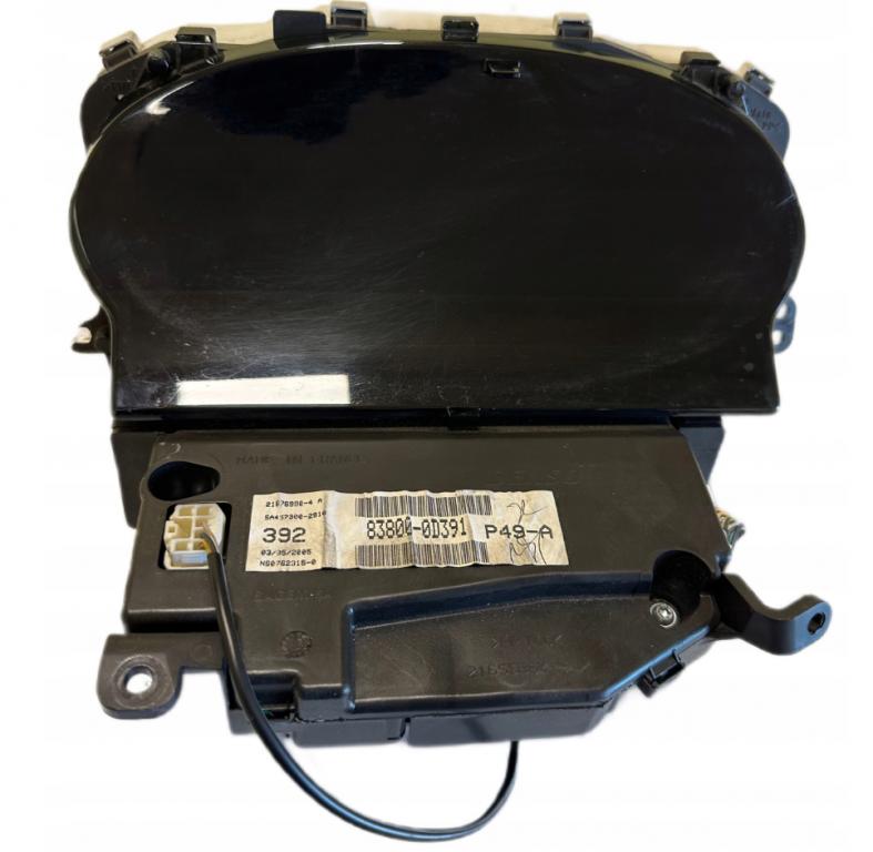 Toyota Yaris I 1999-2005 hatchback 1.0 VVTI petrol MT 48 kW 2005  Prístrojová doska 83800-0D391