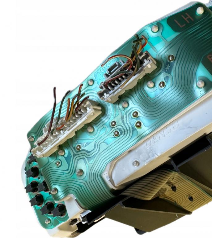 Toyota Yaris I 1999-2005 hatchback 1.0 VVTI petrol MT 48 kW 2005  Prístrojová doska 83800-0D391