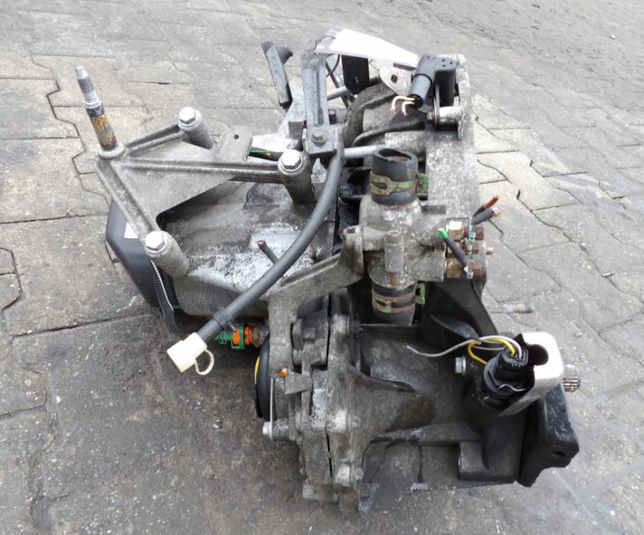 Renault Thalia I 1998-2009 sedan 1.5 DCI diesel MT 48 kW 2001 Prevodovka manuálna JB3976