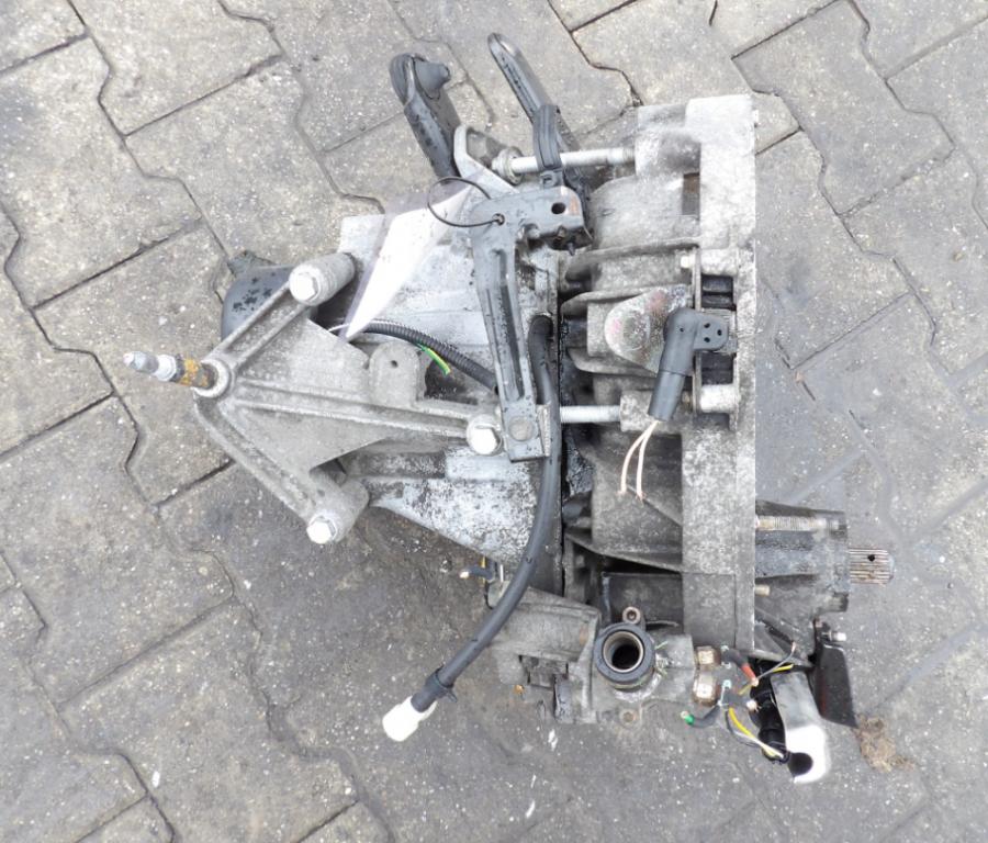 Renault Thalia I 1998-2009 sedan 1.5 DCI diesel MT 48 kW 2001 Prevodovka manuálna JB3976