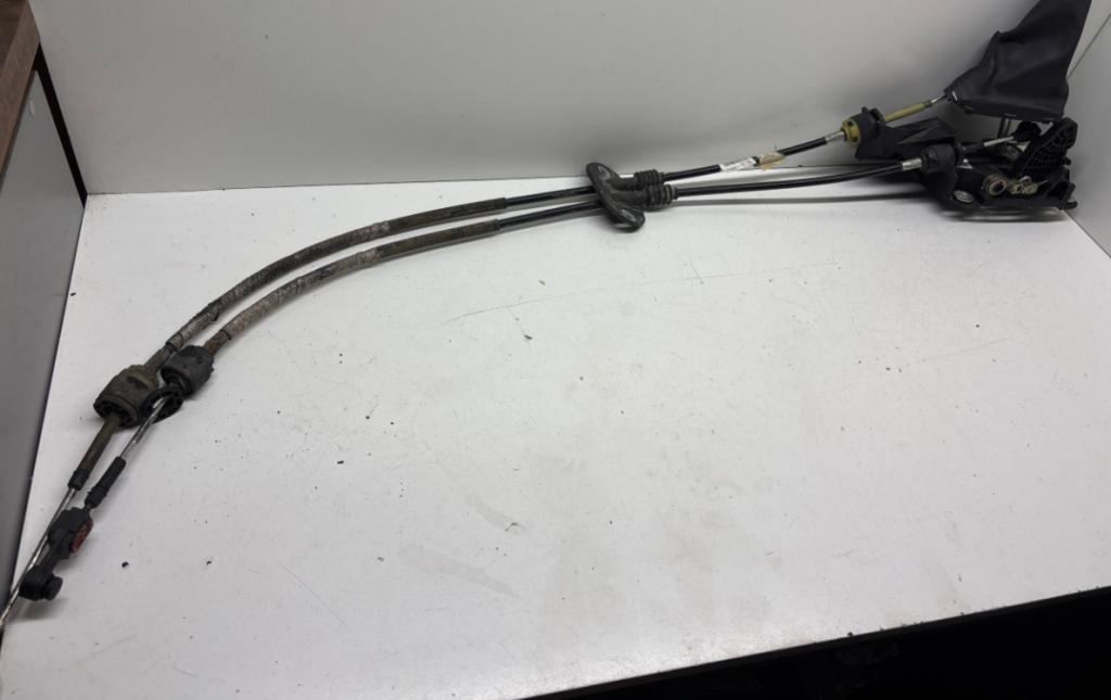 Ford Focus Mk2 2004-2011 hatchback 1.6 TDCI diesel MT 66 kW 2008  Rýchlostná páka (kulisa) 8M5R7C453AAA