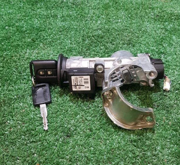 Nissan Micra K12 2003-2010 hatchback 1.2 petrol MT 59 kW 2009 Spínacia skrinka