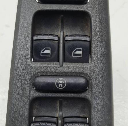 Skoda Octavia I 1996-2010 hatchback 1.4 16v petrol MT 55 kW 2001  Prepínač ovládania okna predný ľavý 1U6959793 05073251