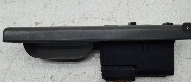 Skoda Octavia I 1996-2010 hatchback 1.4 16v petrol MT 55 kW 2001  Prepínač ovládania okna predný ľavý 1U6959793 05073251