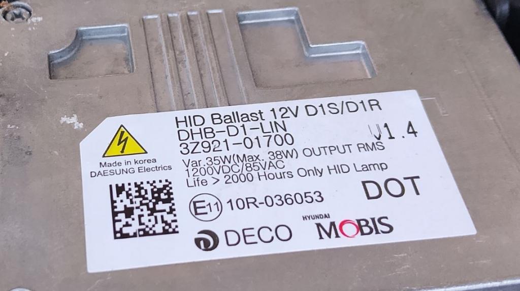 Kia Ceed II 2012-2018 hatchback 1.6 CRDI diesel D4FB MT 81 kW 2013  Svetlo predné pravé xenon LED 92102-A2260