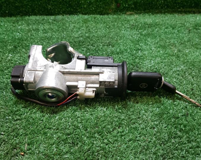 Nissan Micra K12 2003-2010 hatchback 1.2 petrol MT 59 kW 2009 Spínacia skrinka