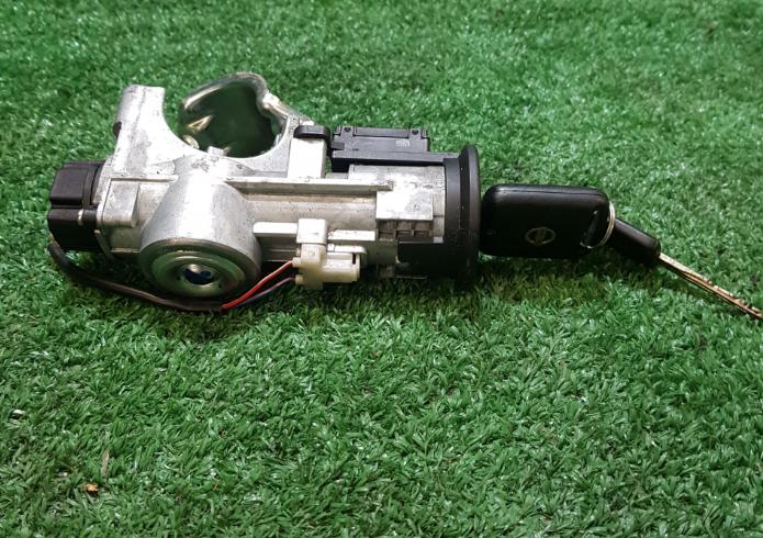 Nissan Micra K12 2003-2010 hatchback 1.2 petrol MT 59 kW 2009 Spínacia skrinka