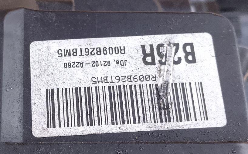 Kia Ceed II 2012-2018 hatchback 1.6 CRDI diesel D4FB MT 81 kW 2013  Svetlo predné pravé xenon LED 92102-A2260