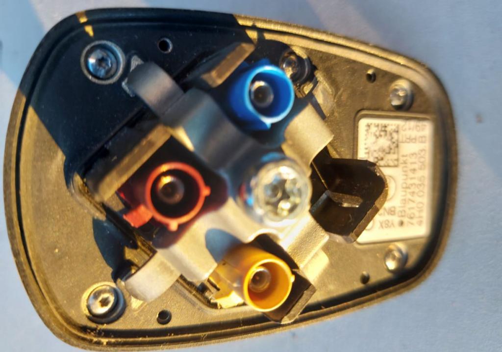 Audi A8 D4 2009-2017 sedan 3.0 TDI V6 diesel CDT AT 184 kW 2011  Anténa 4H0035503B