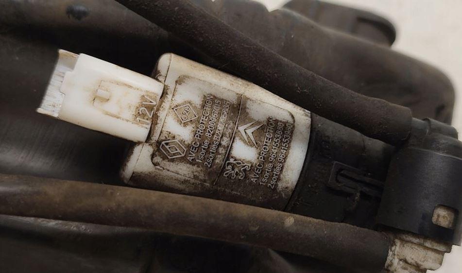 Citroen C4 I 2004-2011 hatchback 1.6 HDI diesel 66 kW 2007  Nádržka ostrekovačov 9658685280