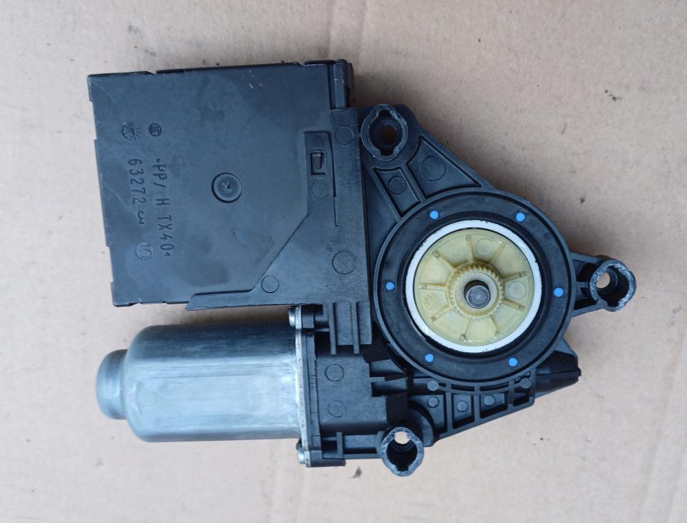 Skoda Octavia II 2004-2013 Motorček okien predný pravý 5K0959792, 1T0959702R