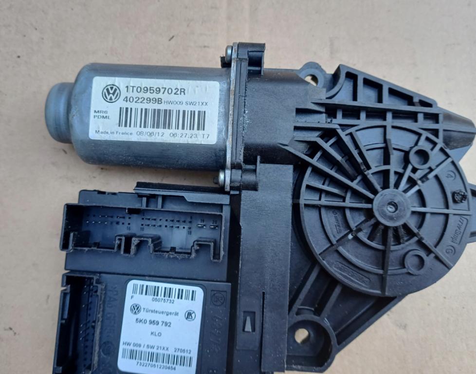 Skoda Octavia II 2004-2013 Motorček okien predný pravý 5K0959792, 1T0959702R