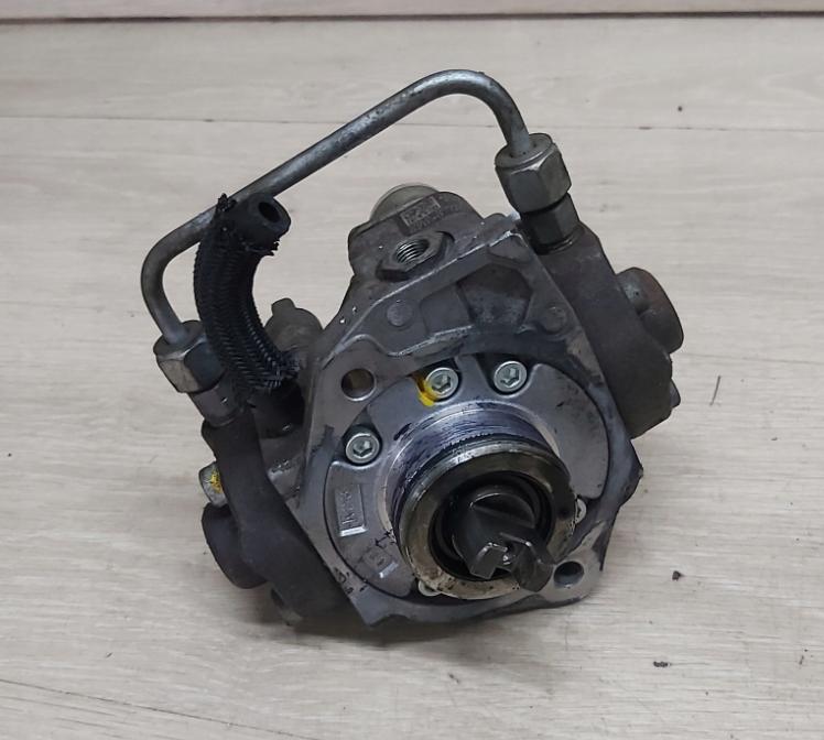 Toyota Avensis II T25 2003-2008 hatchback 2.2 D-CAT diesel MT 130 kW 2005  Vstrekovacie čerpadlo 22100-0R020