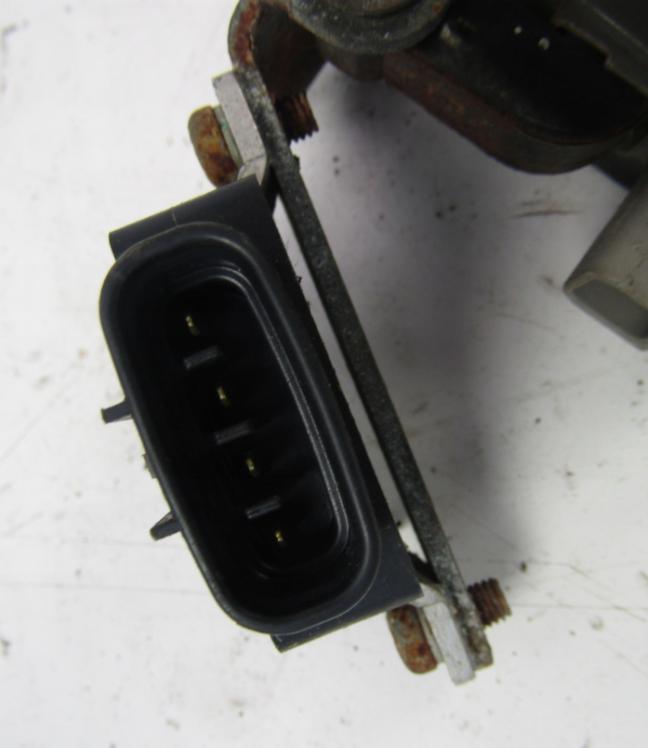 Suzuki Swift Mk5 1989-2004 hatchback 1.0 petrol MT 39 kW 2000 Zapaľovacia cievka 131300-2240