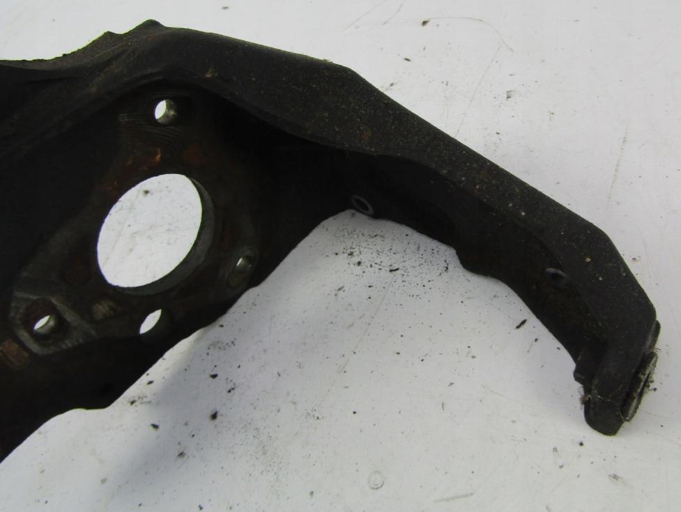 Volkswagen Vento 95-98  držiak 028130147B