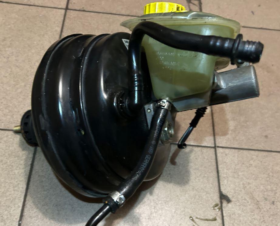 Volkswagen Passat B5 1995-2005 sedan 1.9 TDI diesel MT 81 kW 1996  Servočerpadlo 4B3612105A