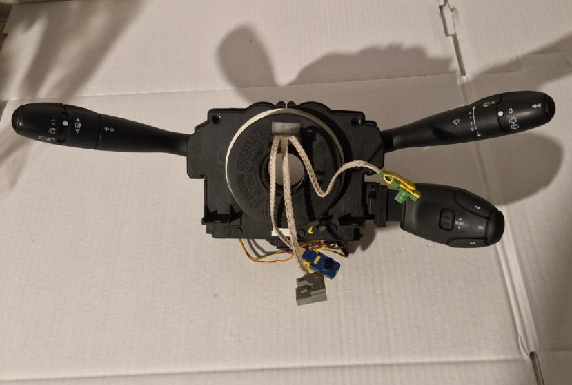 Peugeot 307 Prepínacie páčky pod volantom 96477540XT