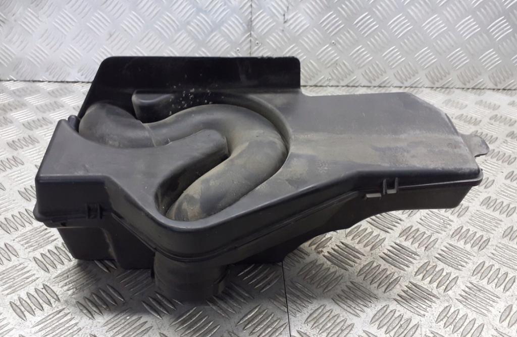 Citroen C4 I 2004-2011 hatchback 1.4 16v petrol MT 65 kW 2005 Obal vzduchového filtra 9650677080