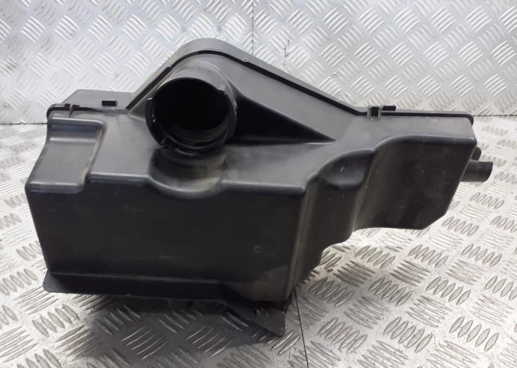 Citroen C4 I 2004-2011 hatchback 1.4 16v petrol MT 65 kW 2005 Obal vzduchového filtra 9650677080