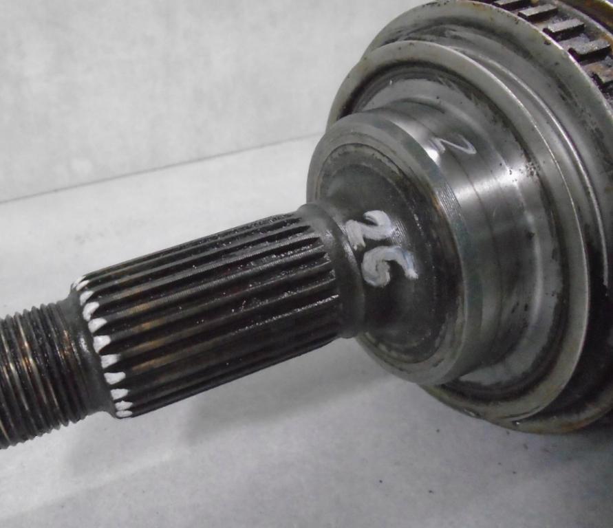 Toyota Corolla E11 1997-2002 sedan 2.0 TD diesel 1998  Poloos prava 24 - od prevodovky 26- naboj