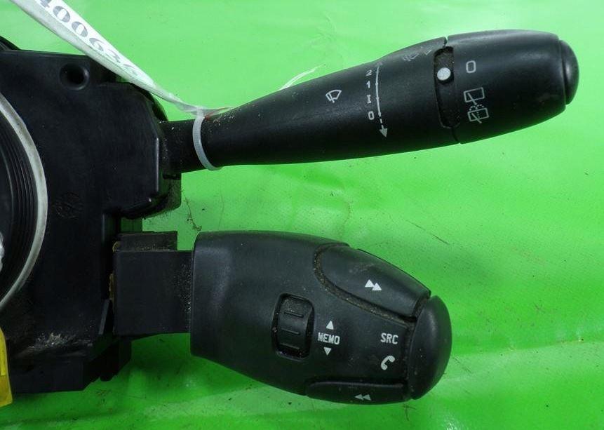 Peugeot 206 combi 1.4 16v petrol MT 65 kW 2003  Prepínacie páčky pod volantom 96605638XT