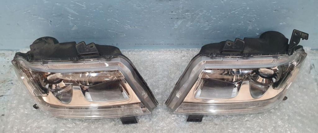 Suzuki Grand Vitara II 2005-2014 hatchback 2.0 16v petrol MT 103 kW 2008  Svetlo predné rapve +lave