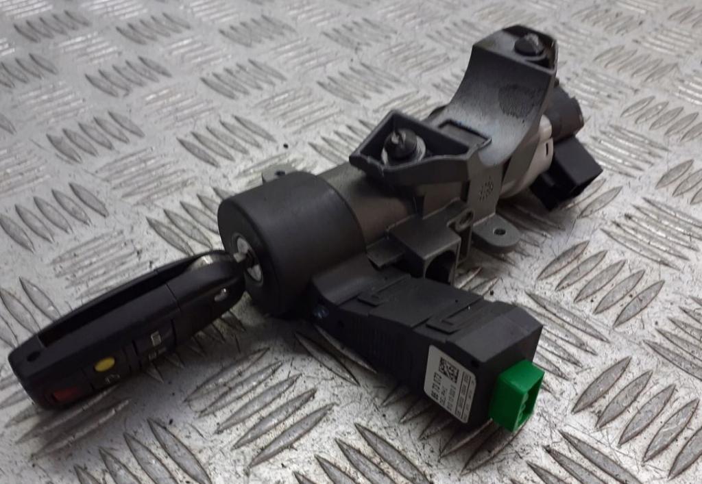 Volvo S60 I 2000-2010 sedan 2.4 D5 diesel AT 120 kW 2007  Spínacia skrinka 8673073