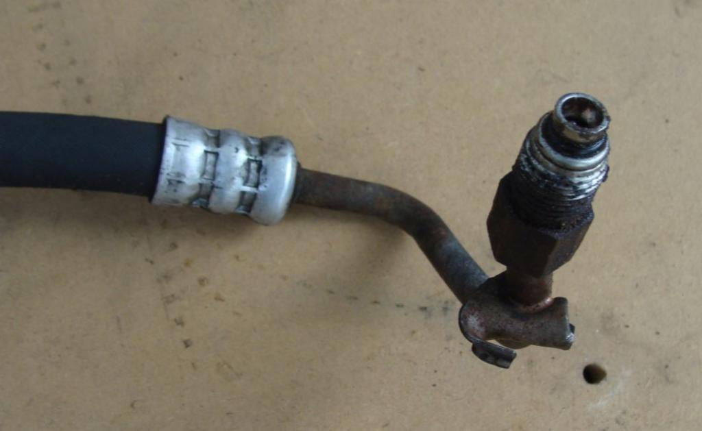 Dacia Logan I 2005-2014 combi 1.5 DCI diesel MT 50 kW 2008 Hadica servočerpadla 8200720887