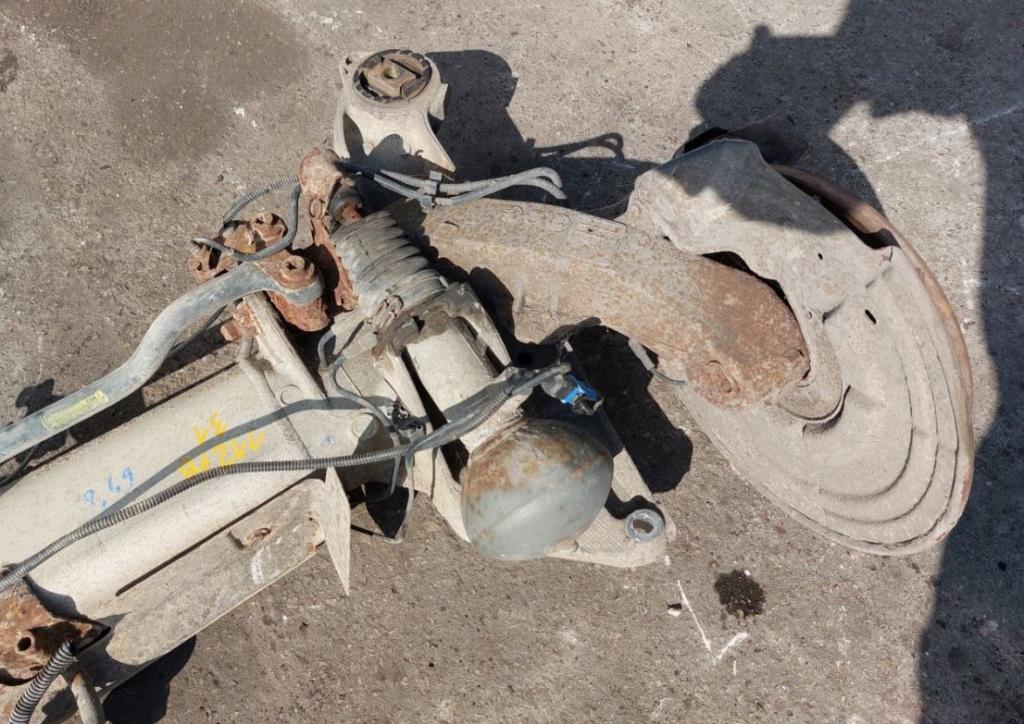 Citroen C5 I 2001-2008 combi 2.0 HDI diesel MT 80 kW 2002 Výstuha zadná