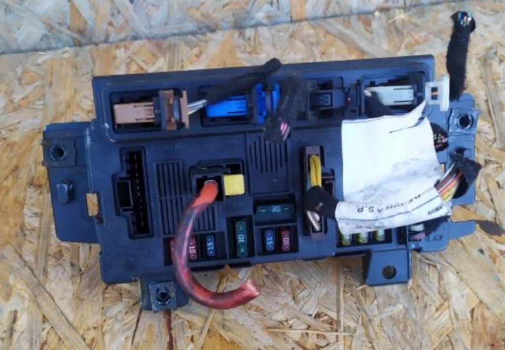 Fiat Panda II 2003-2012 Poistková skrinka 51740049 S118578020B