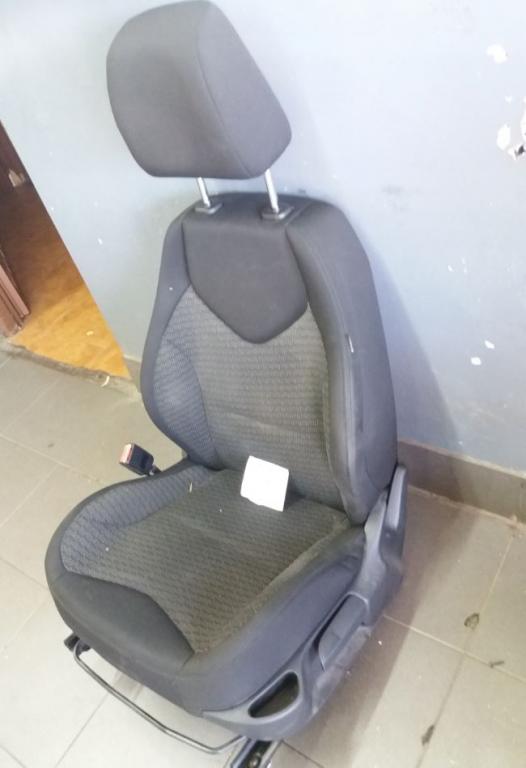 Peugeot 308 I 2007-2013 hatchback 1.6 16v petrol MT 88 kW 2008  Sedadlo predné ľavé