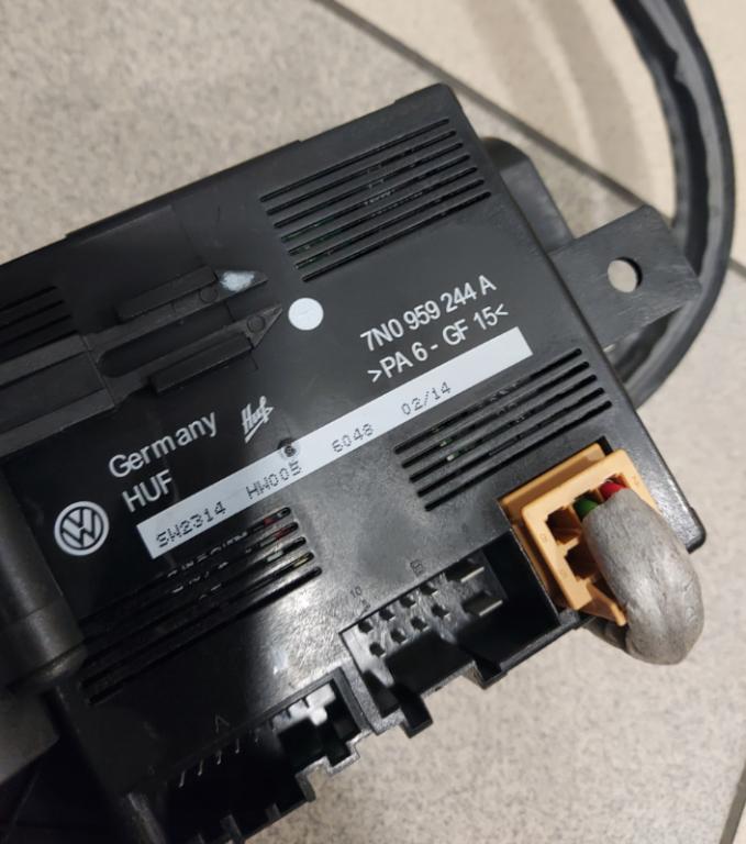 Volkswagen Sharan II 2010-2022 hatchback Motorček zámku dverí zadný pravý 7N0959244A 7N0843385AE