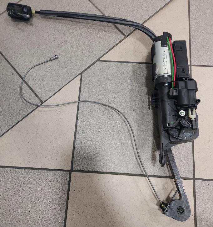 Volkswagen Sharan II 2010-2022 hatchback Motorček zámku dverí zadný pravý 7N0959244A 7N0843385AE