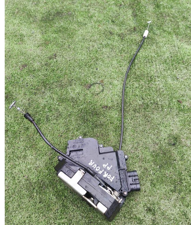 Smart Forfour I 2004-2006 hatchback 1.1 petrol AT 40 kW 2000  Zámok dverí predný pravý A4547200035