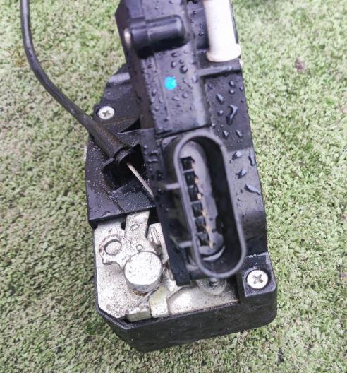 Smart Forfour I 2004-2006 hatchback 1.1 petrol AT 40 kW 2000  Zámok dverí predný pravý A4547200035