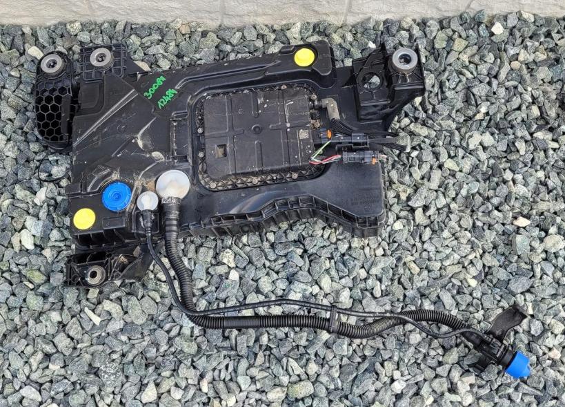 Peugeot 5008 II 3008 II 2016- Nádrž AdBlue P1002559 9825645580