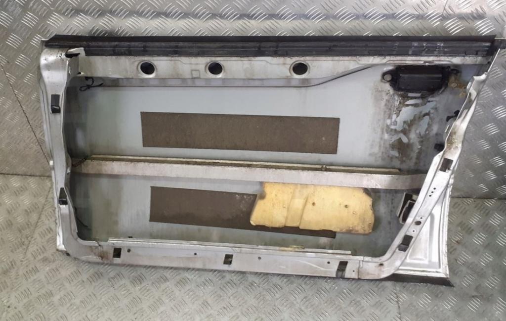 Audi 80 B4 1991-1994 sedan 1.8 petrol MT 66 kW 1992  Dvere predné pravé