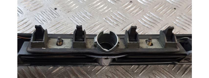 Volkswagen Passat B5 1995-2005 sedan 1.6 petrol MT 74 kW 1997  Lišta 3B0827574A