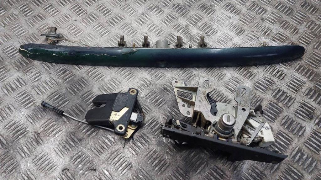 Volkswagen Passat B5 1995-2005 sedan 1.9 TDI diesel MT 74 kW 2004  Zámok zadnej kapoty+ LISTA 3B5827505