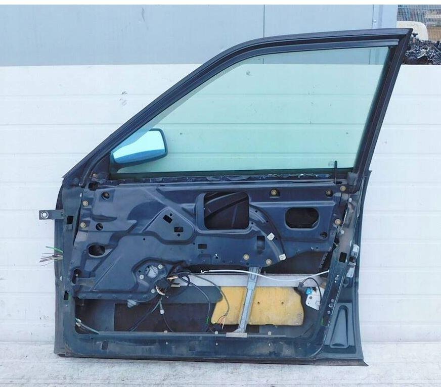 Audi 80 B4 1991-1994 sedan 1.8 petrol MT 66 kW 1992  Dvere predné pravé