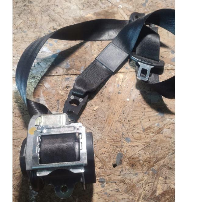 Audi A4 B7 2004-2008 combi 1.8 T petrol ADR MT 120 kW 2007  Bezpečnostný pás predný ľavý 8E0857705F