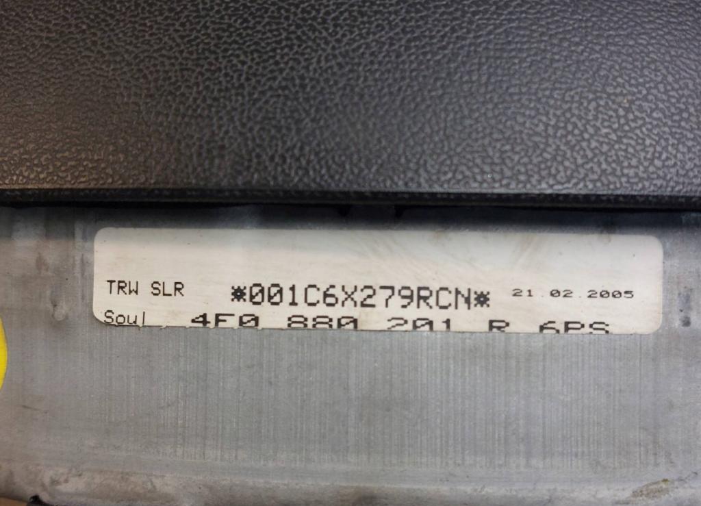 Audi A6 C6 2004-2011 sedan 2.4 V6 petrol AT 130 kW 2005 Volant 4F0880201R 4F0419091AG