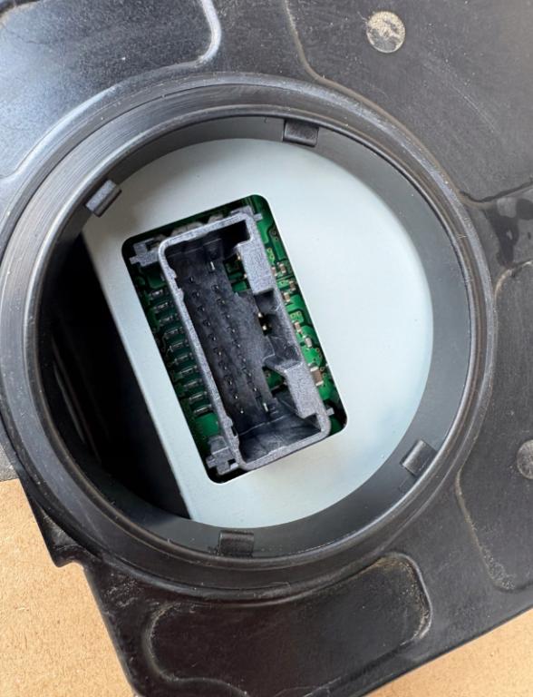 Toyota Rav4 V 2018- suv   Menič LED 89907-42020