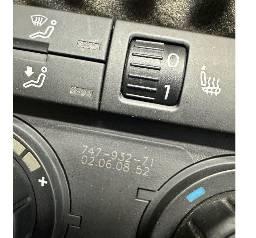 Skoda Octavia II 2004-2013 hatchback 1.6 SR petrol MT 75 kW 2005  Panel kúrenia/klimatizácie 1Z0907044AC