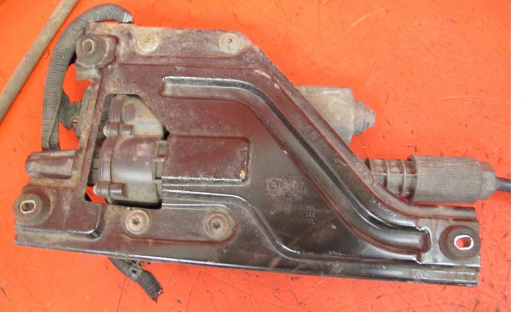 Opel Insignia A 2008-2017 sedan 1.6 T petrol MT 132 kW 2012  Ručná brzda elektrická 22880717