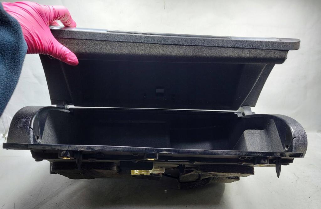 Audi A3 8P 2003-2012 hatchback Priehradka (kastlík) 8P1857035G