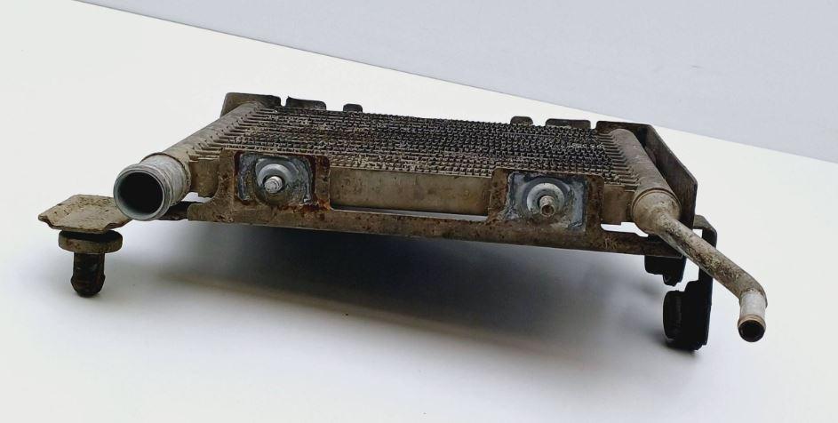 Volkswagen Passat B5 1995-2005 sedan 1.9 TDI diesel MT 81 kW 1999  Chladič paliva 8D0203503A 3B0203509