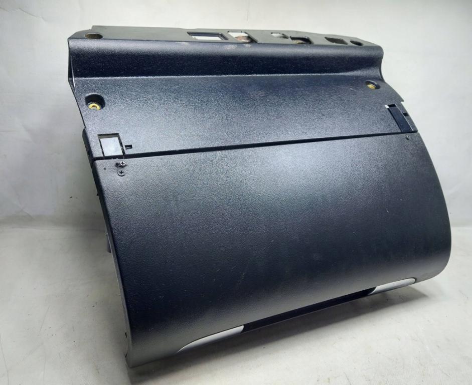 Audi A3 8P 2003-2012 hatchback Priehradka (kastlík) 8P1857035G