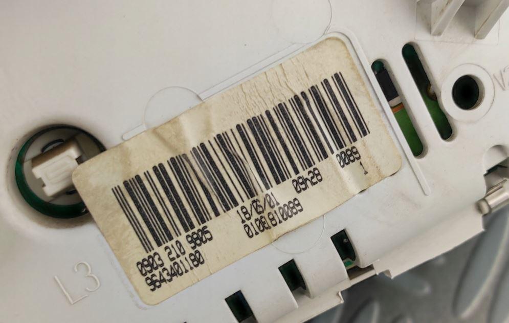 Peugeot 206 hatchback 2.0 HDI diesel MT 66 kW 2003  Prístrojová doska 9643401180